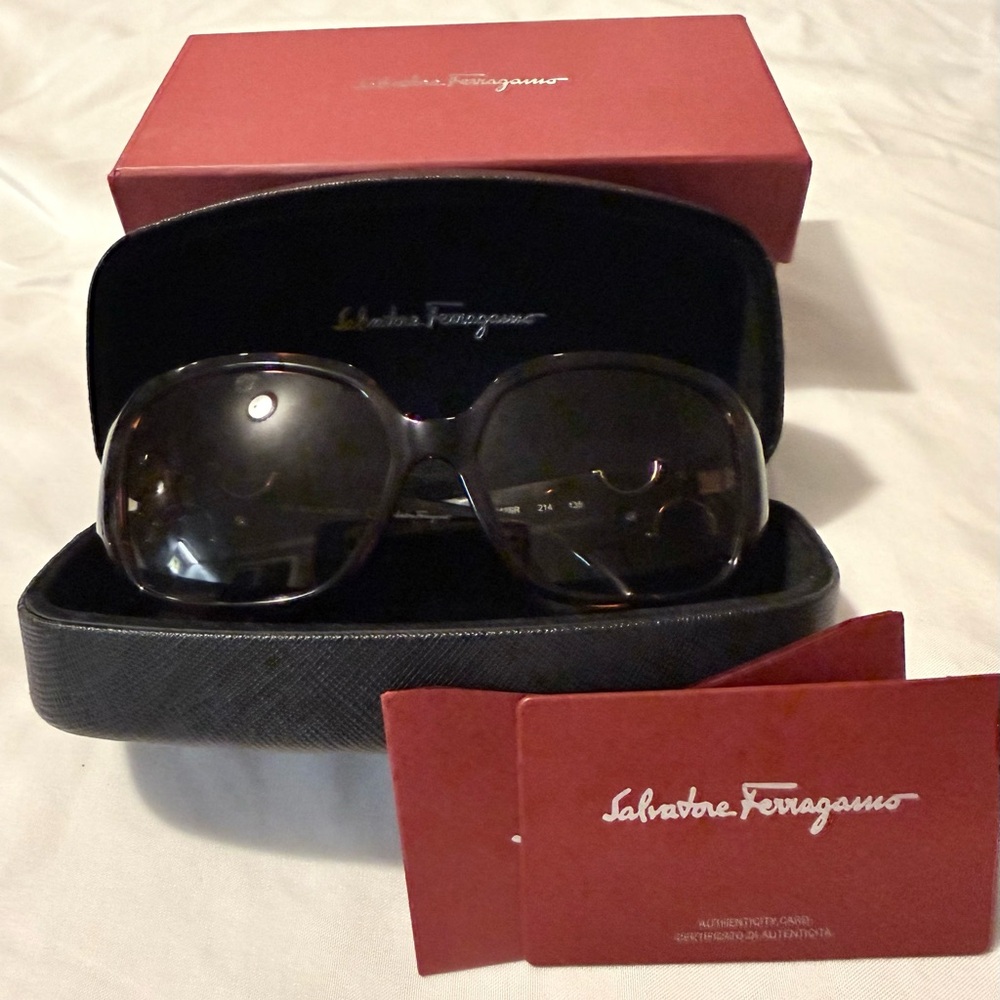 Salvatore Ferragamo Luxury Sunglasses SF642SR Made in Italy with Certificate - Picture 2 of 11